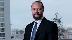 Carlos Posada asume la Dirección Institucional