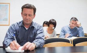 Las personas entre 35 y 54 años solo invierten 23 horas anuales en aprender