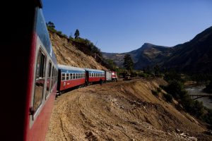 ProInversión: Proyecto Ferrocarril Huancayo-Huancavelica avanza firme
