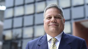 Carlos Parodi: “Los gobiernos no deben gastar arriba de sus ingresos»