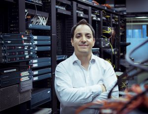 Sebastián Stranieri: Trabajar por la democratización y uso seguro de Internet