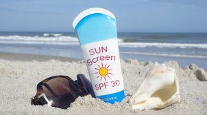 Alta demanda de bloqueadores y sombrillas anticipan un verano positivo