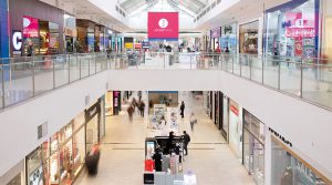 Centros comerciales ven con optimismo recuperación de ventas pese a tercera ola