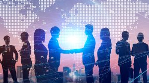 Negocios Internacionales e Ingeniería lideran salarios, pero persiste la brecha de género