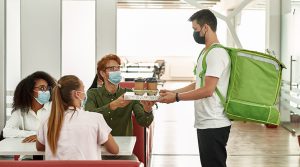 Sector servicios crecería 4,9%, pero no es suficiente