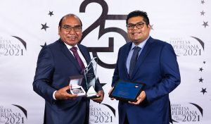 Novatronic recibe premio a la «Empresa peruana del año» (2021-2022)