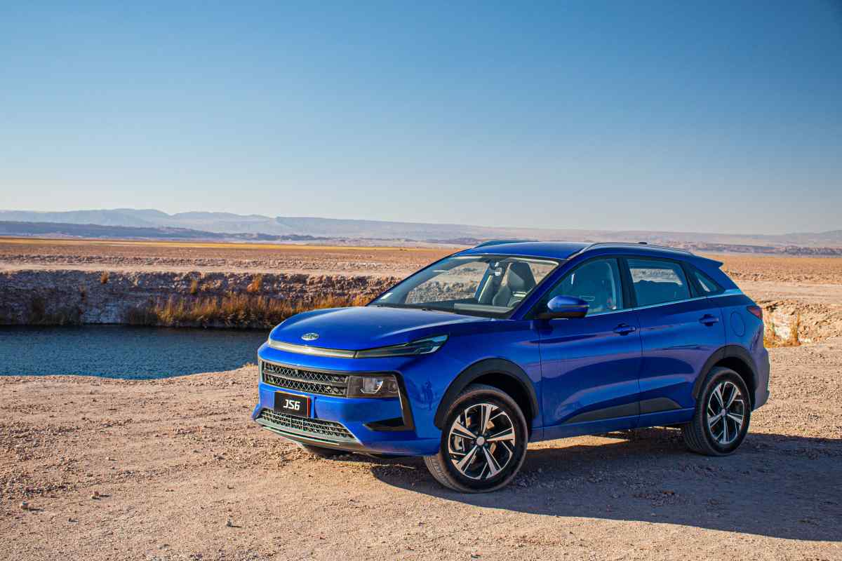 JAC presenta su nueva JS6 en Perú