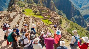 ¿En qué consiste la devolución del IGV a turistas y cómo se implementaría?