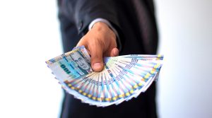 Sueldo mínimo vital debe revisarse bajo conceptos técnicos