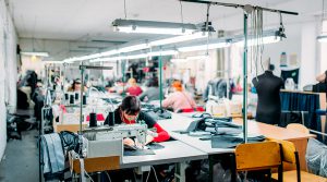 Caen importaciones de prendas de vestir para primavera y verano