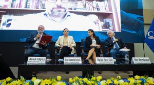 Especialistas analizan propuestas para enfrentar la corrupción