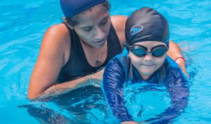¿Aún no sabes nadar? La Academia de Natación La Mar brinda una enseñanza personalizada