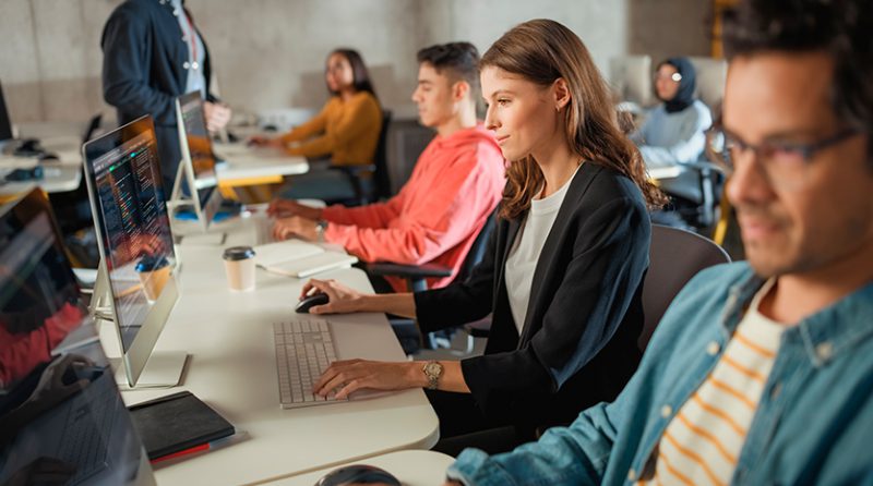 Becas de postgrado para estudiar en Chile: Todo sobre la feria ExpoPostgrados 2024 en la CCL