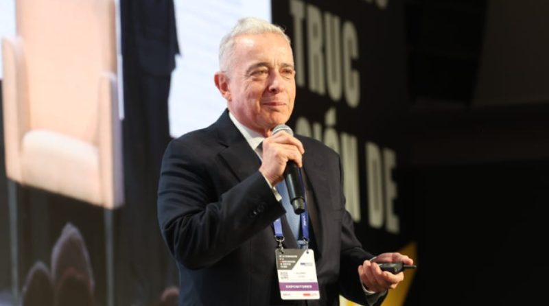 Álvaro Uribe en CADE 2024: “Perú es un ejemplo de estabilidad económica”