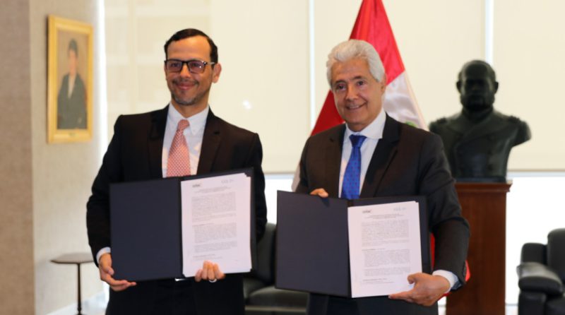 Cámara de Comercio de Lima y Ceplan suscriben convenio para difundir el “Plan Visión del Perú al 2050”