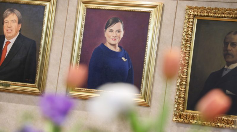 CCL presentó cuadro conmemorativo en honor a Rosa Bueno