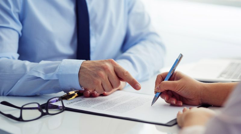 contrato de trabajo; locación de servicios