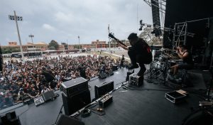 Vivo X el Rock 2025: impresionante video en 3D muestra las atracciones del festival