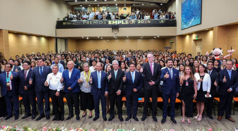 Roberto De la Tore enfatizó la necesidad de crear oportunidades de acceso para jóvenes al mercado laboral