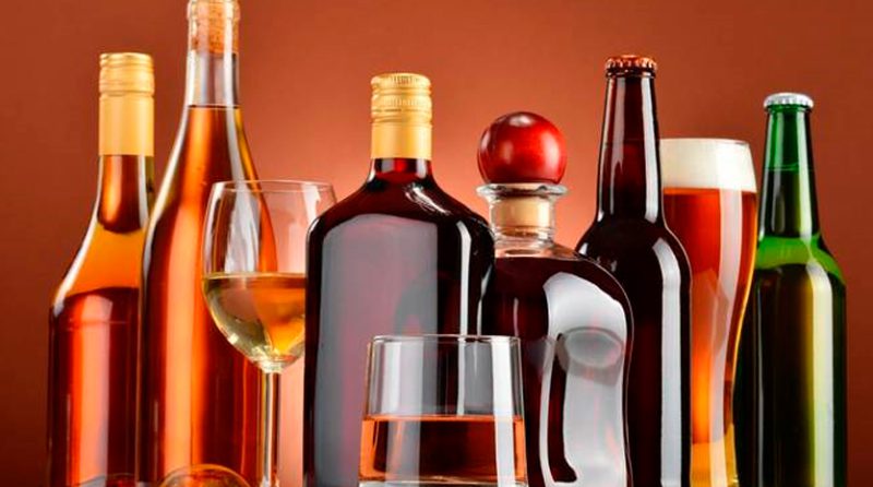 ¿Cómo identificar una bebida alcohólica adulterada y no ser estafado?