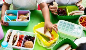 Año escolar 2025: ideas creativas para preparar una lonchera saludable