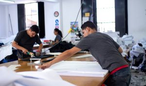 El 48.4% de los jóvenes en Lima Metropolitana trabajan en la informalidad y sin beneficios