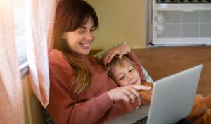 Grupo Upgrade lanza campaña para impulsar el crecimiento de las madres modernas con tecnología