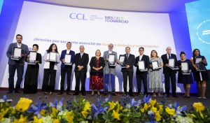 ¿Qué empresas tienen más de 50 años como miembros de la CCL?