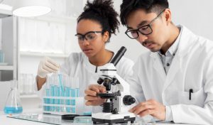 Universidades peruanas triplican la producción de patentes y fortalecen la innovación científica