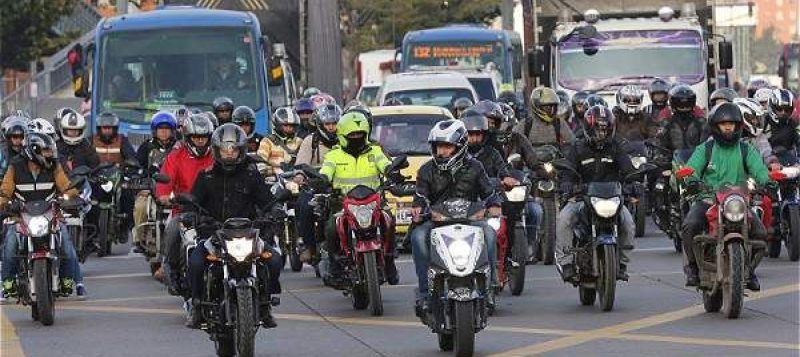 Motociclistas rechazan medida de uso de chaleco con señalización
