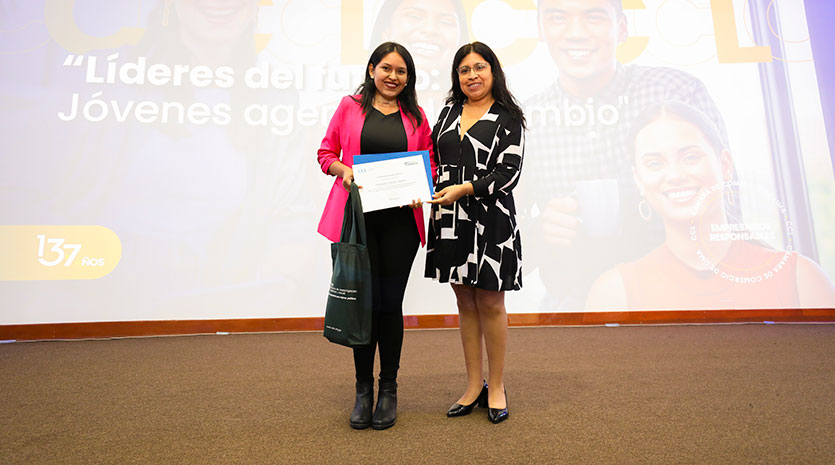 Estefanny Cáceres Aguirre, ocupó el tercer puesto.