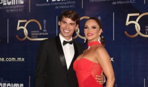 Pascal acompaña a la estrella mexicana Mariana Seoane en los Premios Diosas de Plata