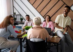 5 beneficios de la convivencia intergeneracional en las organizaciones