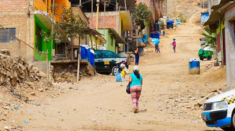 Una mirada estructural a la pobreza en el Perú: más allá del ingreso