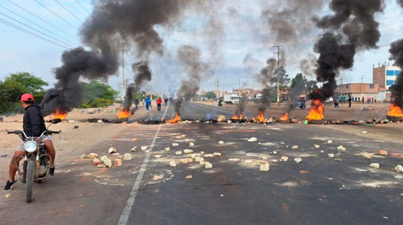Bloqueos de carreteras generan pérdidas millonarias