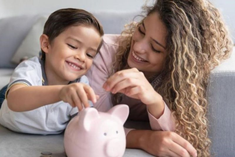 Día del Niño: 7 consejos para enseñar educación financiera en casa
