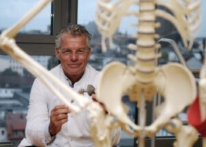 Grupo Intersalud será representante exclusivo de la marca Waldemar Link en Perú