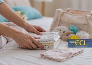 ¿Viajas con tu bebé por primera vez?  Claves para armar una maleta sin estrés, según Huggies