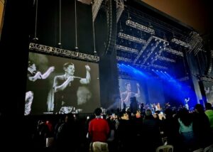 Carlos Vives durante concierto en Lima: «Mientras la política nos desune, la música nos une»