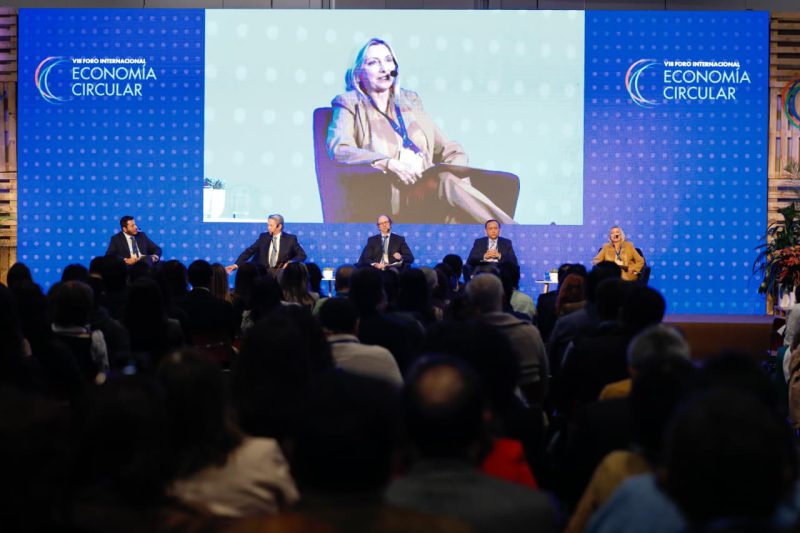 CCL reafirma liderazgo empresarial en la transición hacia la economía circular en el VIII Foro Internacional