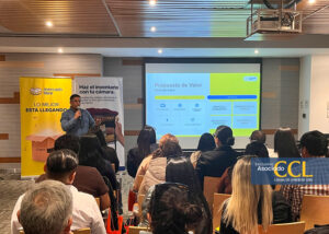 Mercado Libre y Bsale capacitan a emprendedores para potenciar sus ventas en campaña navideña