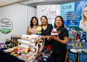 Asociados de la CCL presentan las mejores opciones de regalo navideño en la Expo Pyme